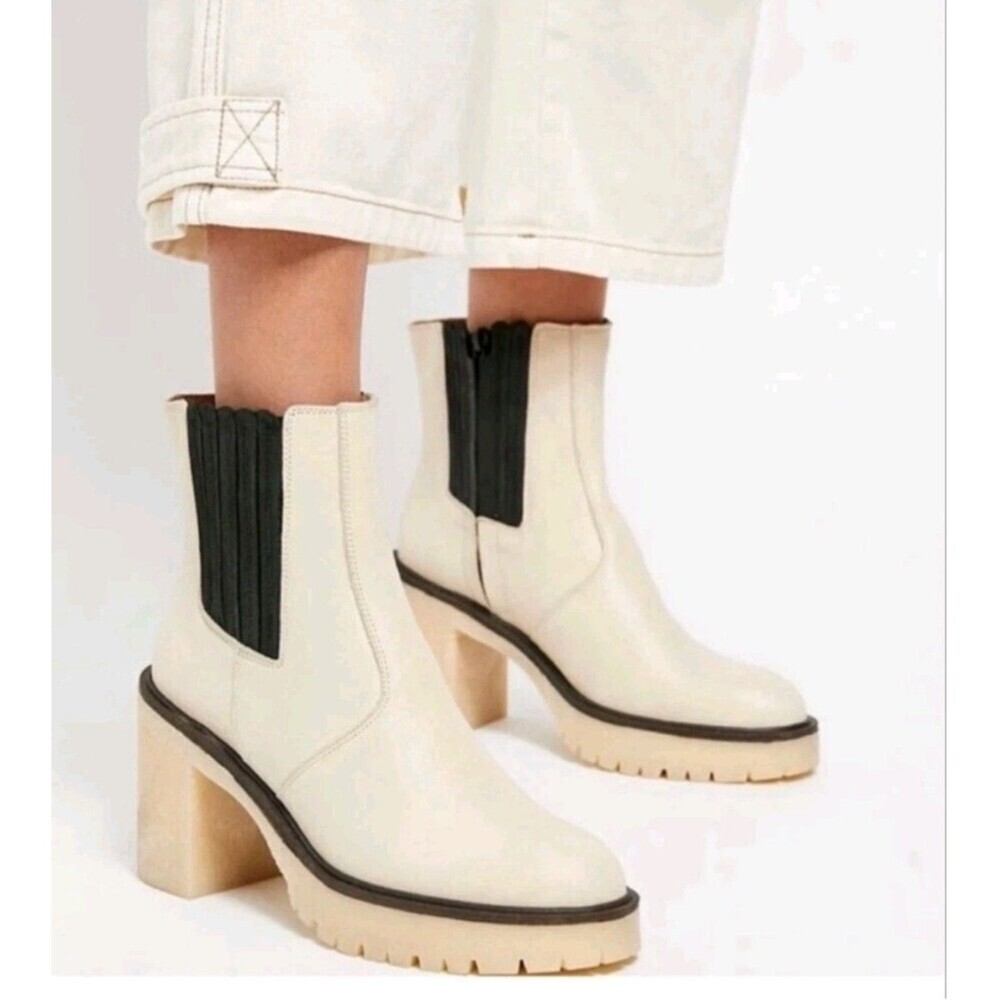 Free People Womens Chelsea Boots US 7 Cream Lug Sole Block Heel Streetwear - Picture 2 of 13